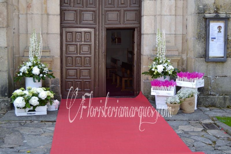 Decoración para la entrada de la iglesia