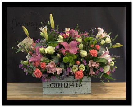 Centro en caja con rosas mini