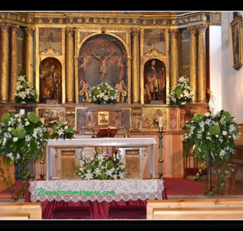 ARREGLO PARA IGLESIA CON HORTENSIAS VERDES