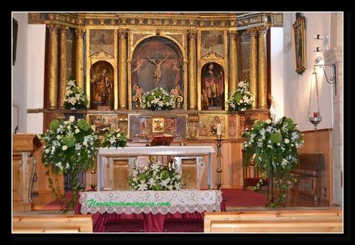 ARREGLO PARA IGLESIA CON HORTENSIAS VERDES